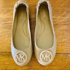 Micheal Kors Tan Nude Leather Ballet Flats